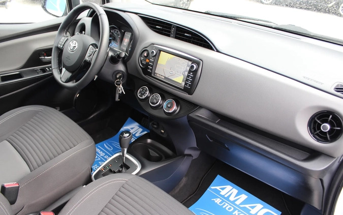 Toyota Yaris cena 57900 przebieg: 61000, rok produkcji 2020 z Margonin małe 436